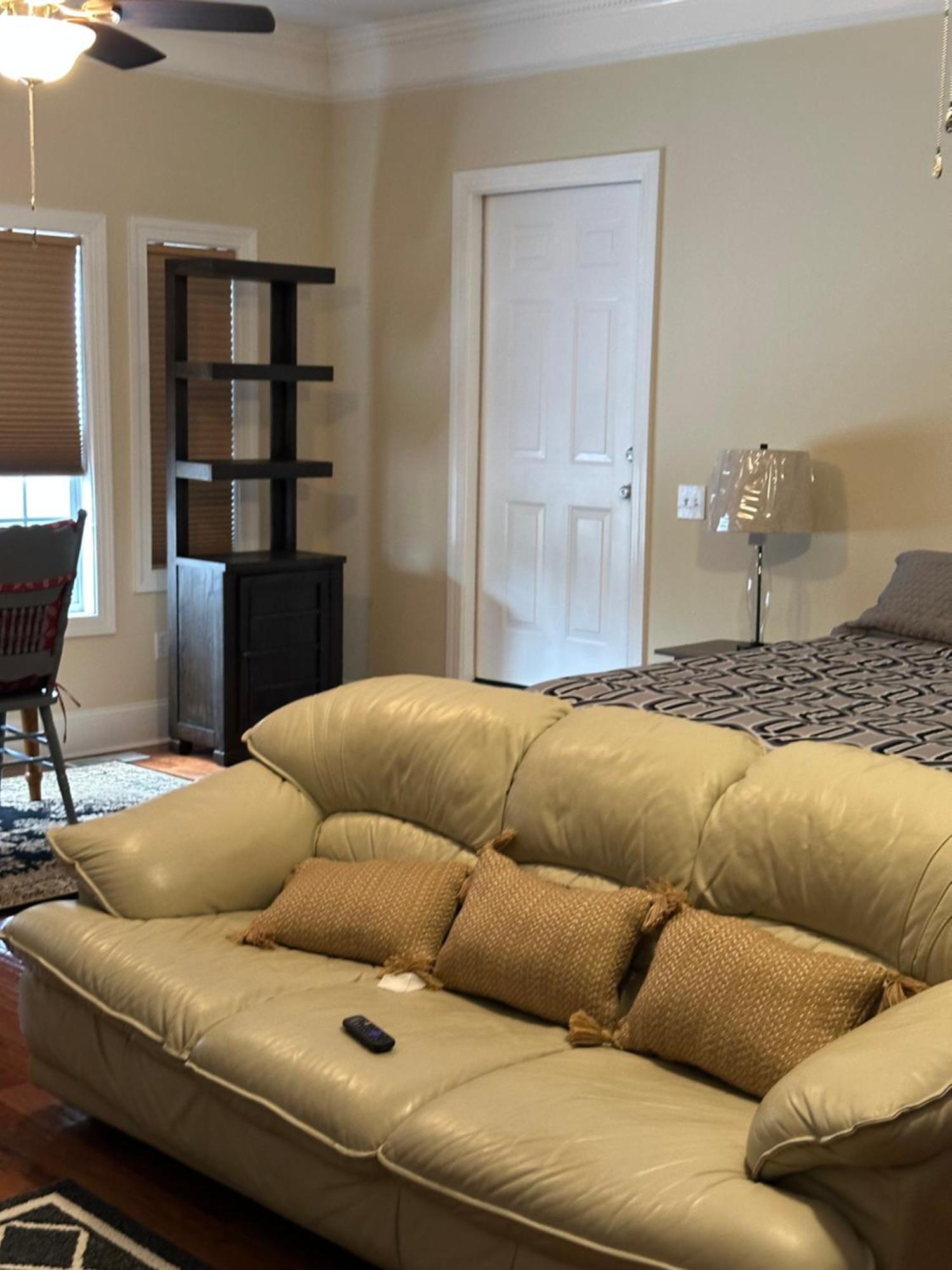 Moorefield Suites Greensboro East McLeansville Екстериор снимка