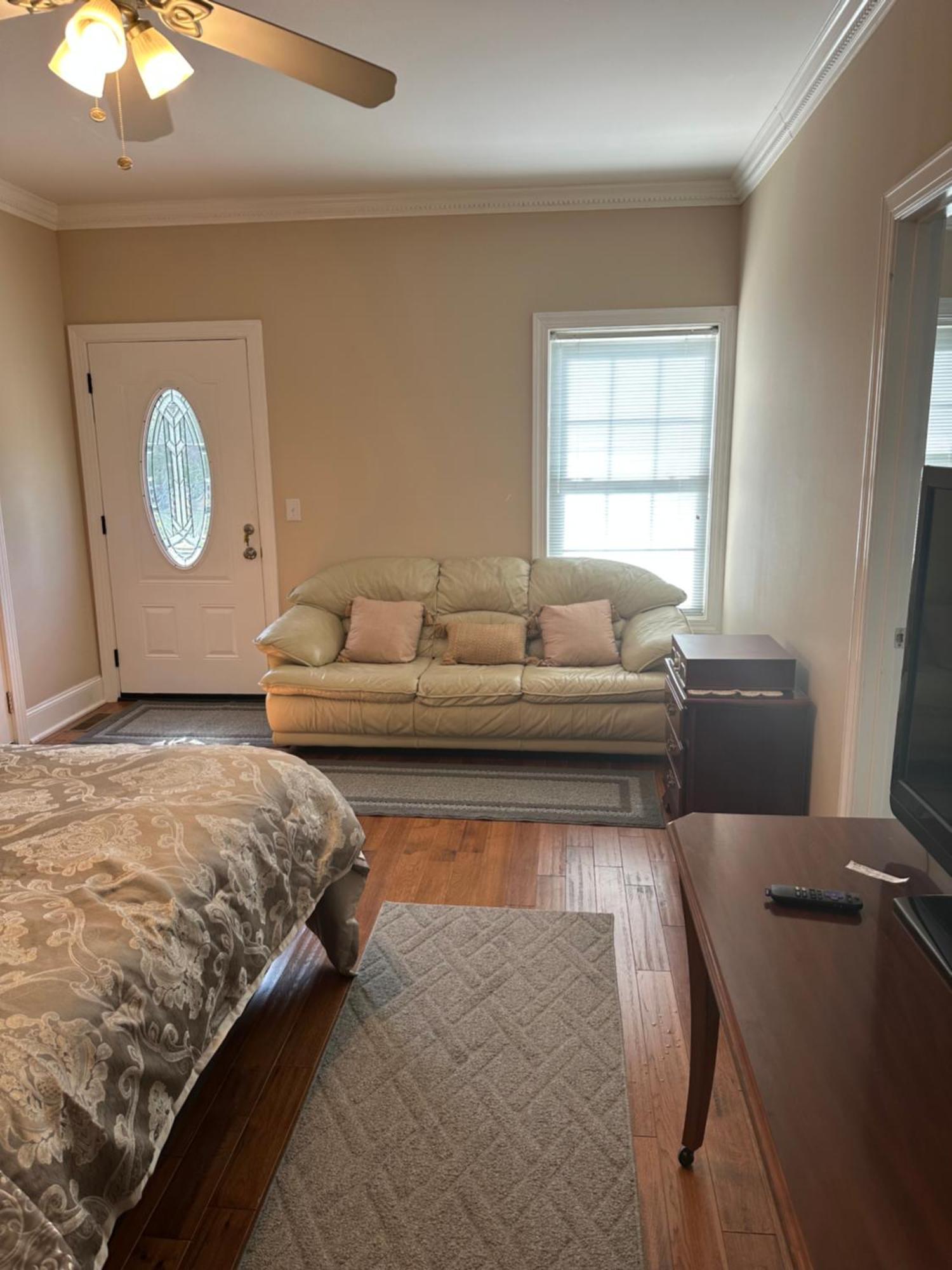 Moorefield Suites Greensboro East McLeansville Екстериор снимка